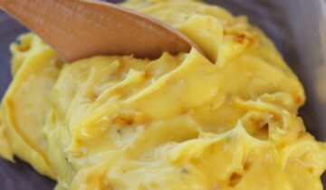Manteiga Aromatizada com açafrão-da-terra