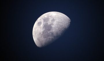 moon-g1f90ccd6b_1920